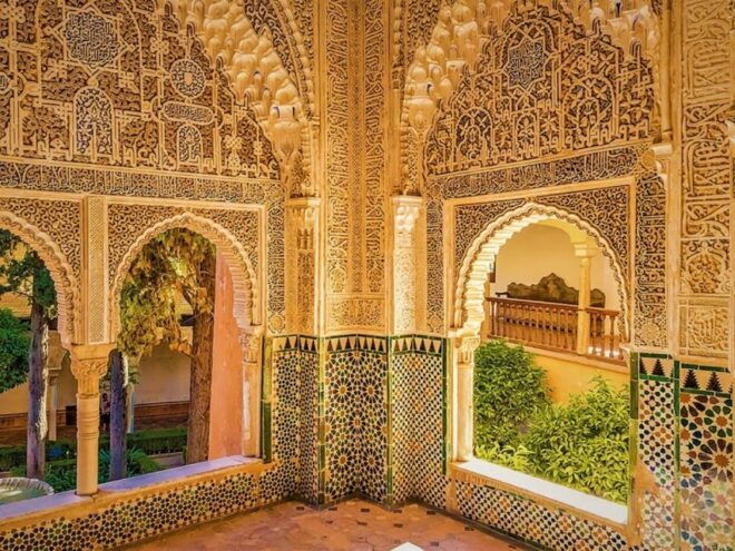 Granada: Full Alhambra Guided Tour With Preferential Access - Not Suitable For