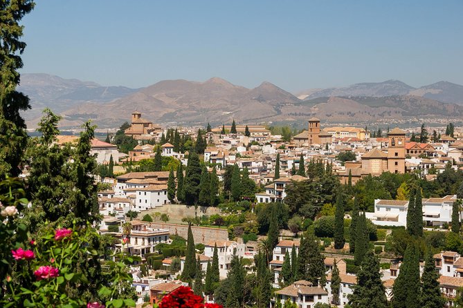 Granada Full Day: the Complete Alhambra + the Albaicin and Sacromonte - Discovering Albaicín