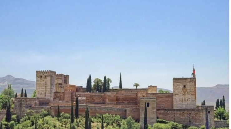 Granada: Generalife and Alcazaba Guided Tour Without Tickets - Reservations