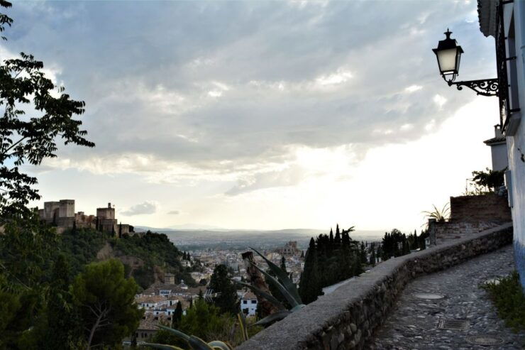 Granada: Guided Albaicin, Sacromonte, and Viewpoints Tour - Tour Details