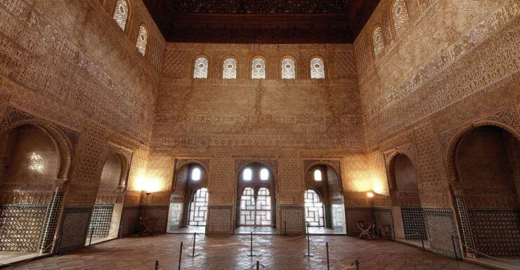 Granada: Guided Alhambra and Nasrid Palaces Visit at Night - Tour Details