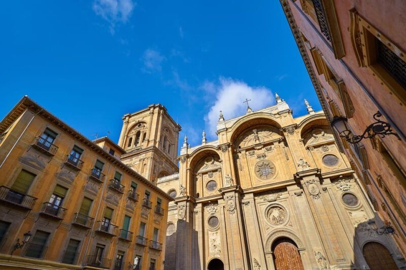 Granada: Half-Day Private Walking Tour With Local Guide - Key Points