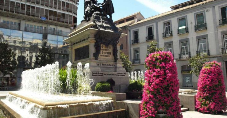 Granada: Historical City Center and Albaicín Private Tour - Tour Highlights and Landmarks