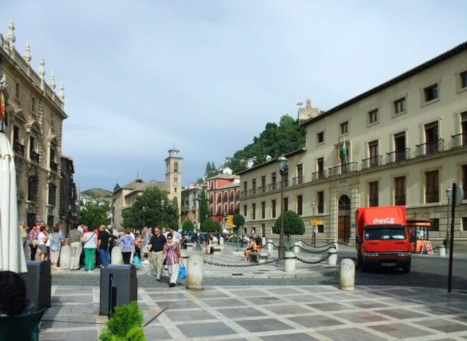 Granada in a Nutshell a Self-Guided Audio Tour in English - Tour Features and Logistics