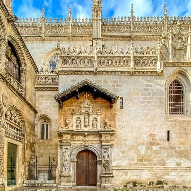 Granada in Full: Albaicin & the Historic Centre - Plaza Del Triunfo: Iconic Square