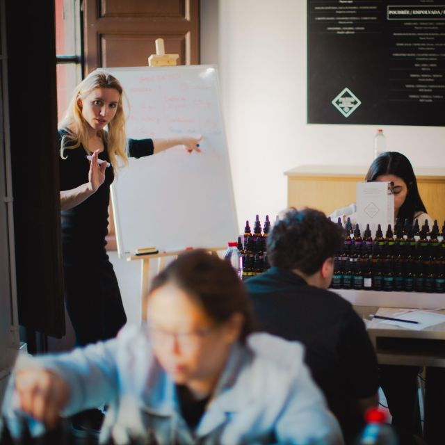 Granada: Perfume Workshop - Pricing and Duration