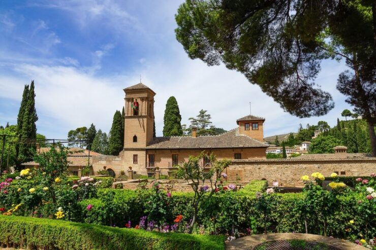Granada: Private Alhambra and Downtown Tour With Cava - Experience Highlights