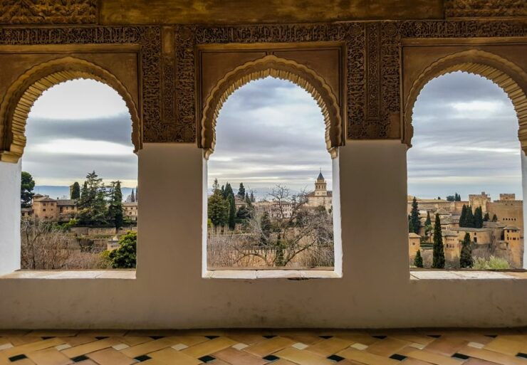 Granada: Private Fast-Track Alhambra and Albaicin Tour - Meeting Point and Itinerary Variability