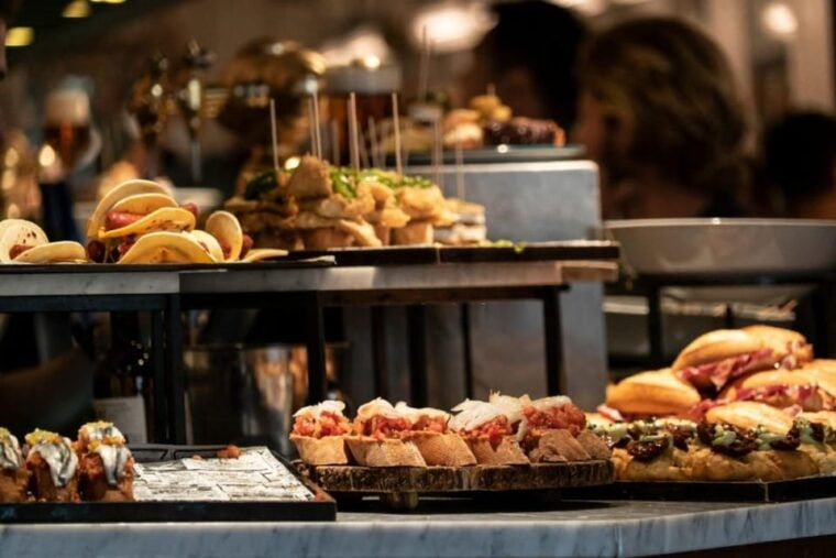 Granada: Private Food and Drink Tour - Guided Experience