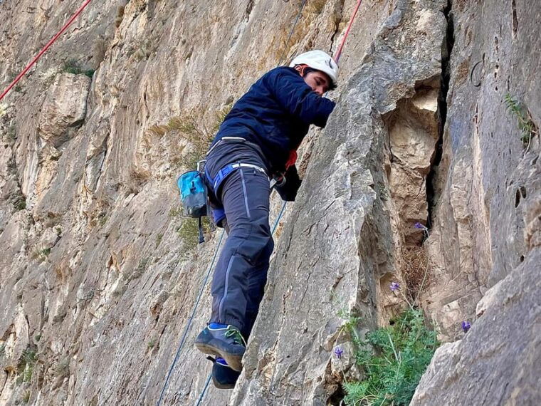 Granada: Rock Climbing Top-Rope Placas Negras - Included Services and Equipment