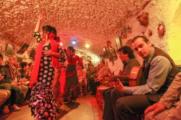 Granada: Sacromonte Caves Flamenco Show With Dinner - Directions