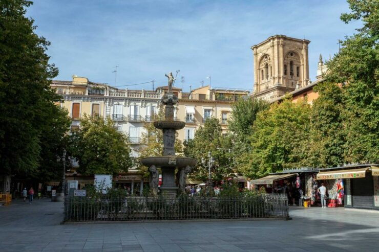 Granada: Self-Guided City Exploration Smartphone Audio Tour - Tour Experience