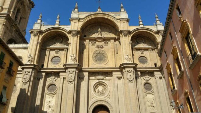 Granada: Self-Guided City Exploration Smartphone Audio Tour - Tour Information