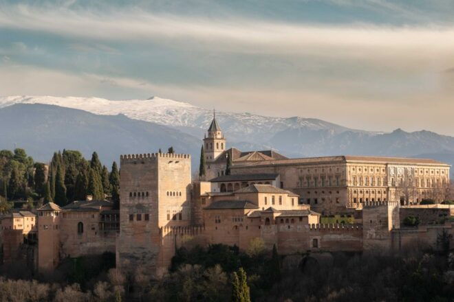 Granada: Walking Tour With Panoramic City Views - The Sum Up