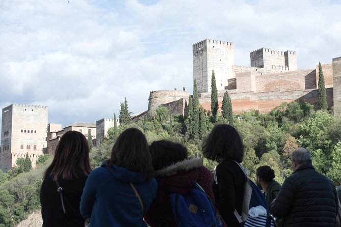Granadas Hidden Treasures: Albayzin and Sacromonte Walking Tour - Highlights of Albaicin District
