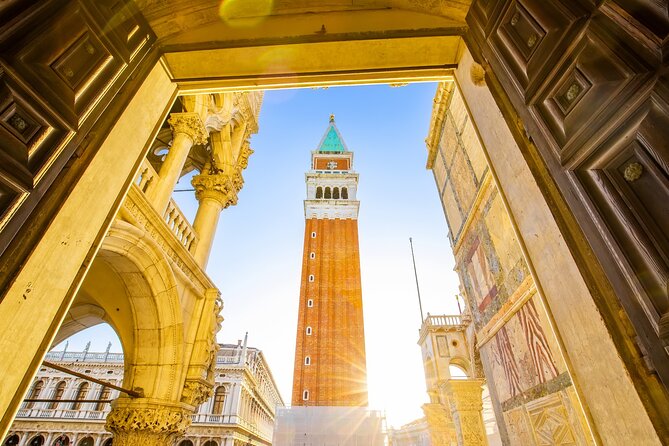 Grand Canal and Venices Old Town Private Tour and Gondola - Gondola Ride Details