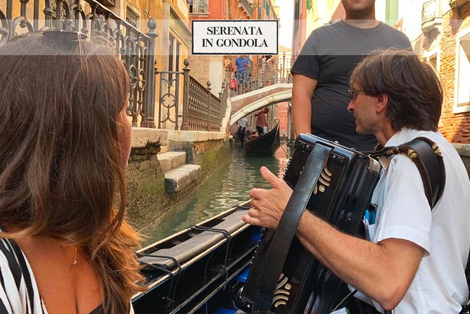 Grand Canal Gondola Serenade With Your Carnival Mask - The Sum Up