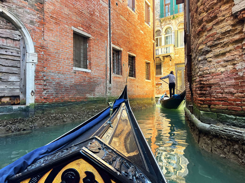 Grand Canal Romantic Gondola Ride in Venice - What the price buys