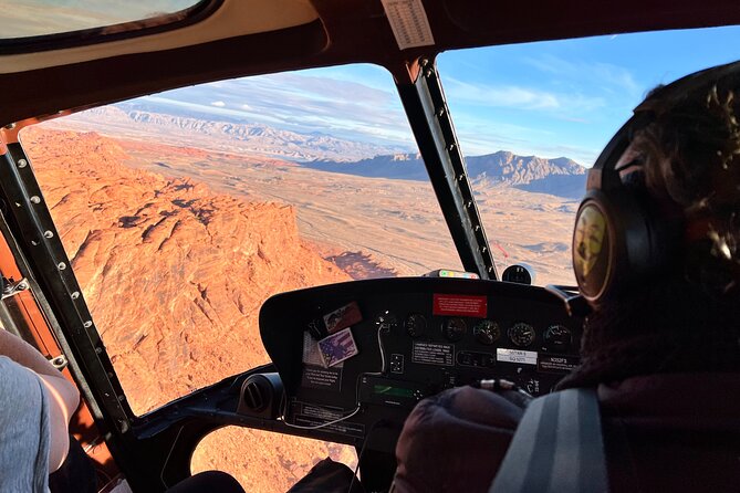 Grand Canyon Helicopter Flight and Sunset Valley of Fire Landing - Pilot Performance