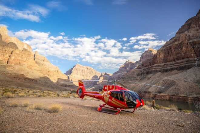 Grand Canyon Helicopter Landing Tour With Vegas Strip - Live Tour Guide and Small Group Activity
