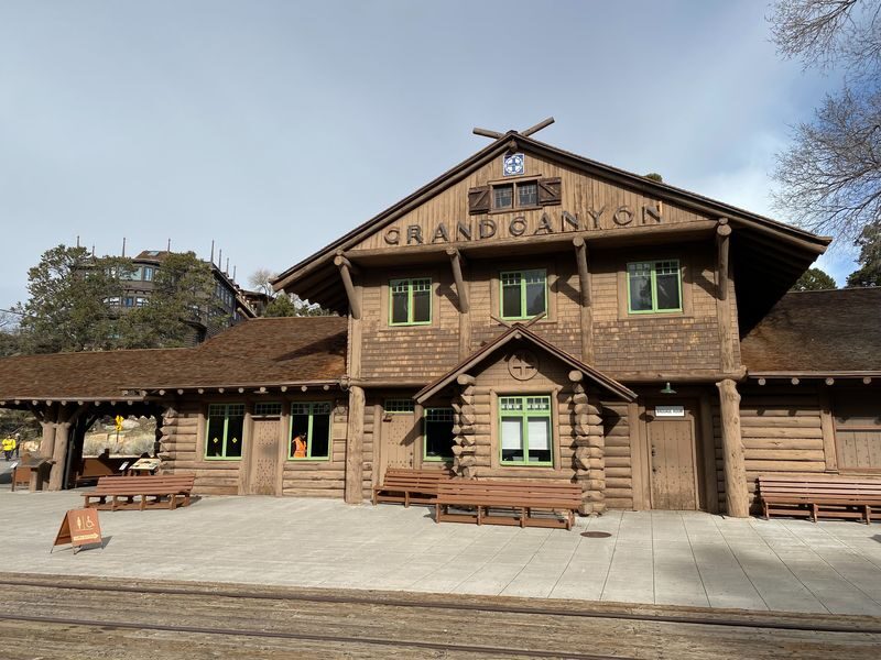 Grand Canyon National Park South Rim Bus Tour - Guides, language and group arrangements