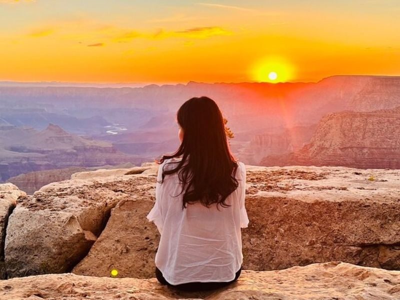 Grand Canyon Sunrise, Antelope Canyon and Horseshoe Highlights Tour - Las Vegas pickup and the road before dawn