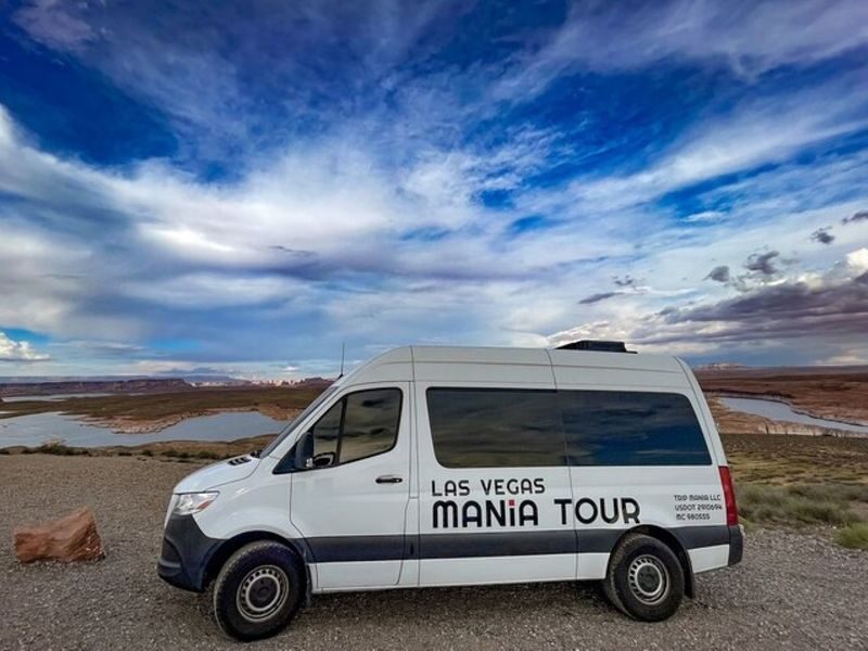 Grand Canyon Sunrise, Antelope Canyon and Horseshoe Highlights Tour - Antelope Canyon with a Navajo guide