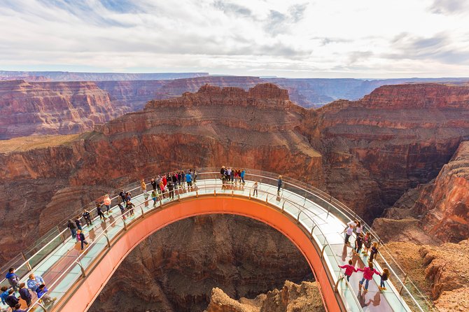 Grand Canyon West Rim Bus Tour & Hoover Dam Photo Stop With Optional Skywalk - Tour Guides and Drivers