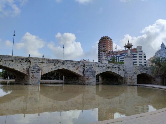 Grand City Bike Tour of Valencia - Tour Description