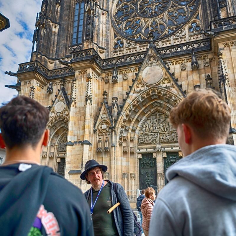Grand City Half-Day Tour in Prague - Prague in four hours, by bus, foot, and boat