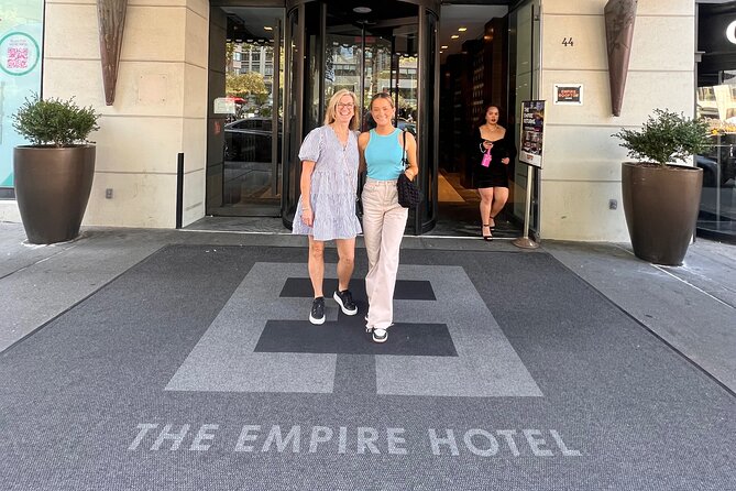 Grand Gossip Girl Tour - Directions