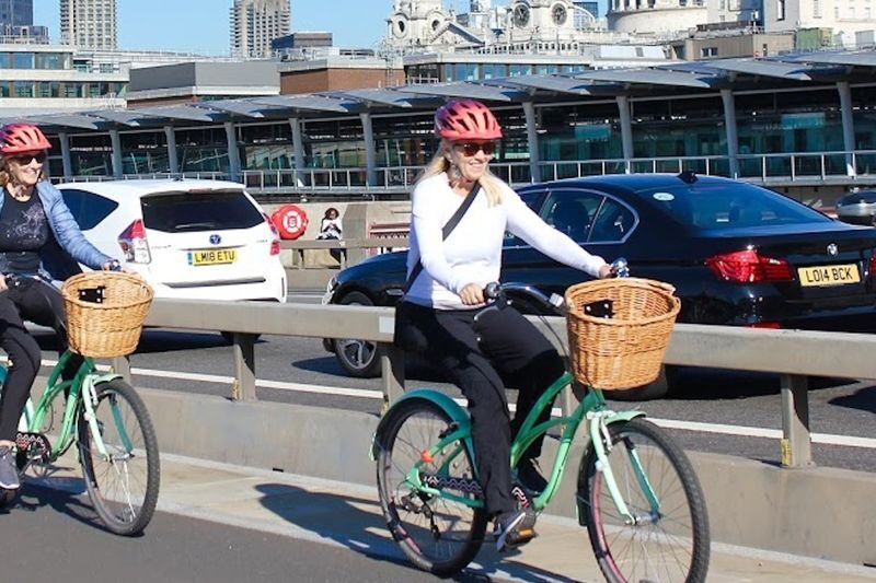 Grand London Bike Tour - Following cycle lanes, parks and riverside paths