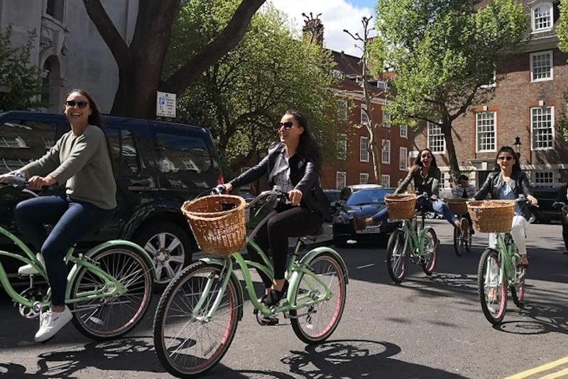 Grand London Bike Tour - Graffiti, hidden corners and the guide’s role