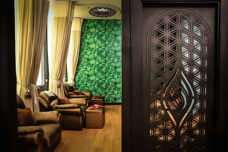Grand Massage & Spa Experience in Nana - From BTS Nana to a private treatment room