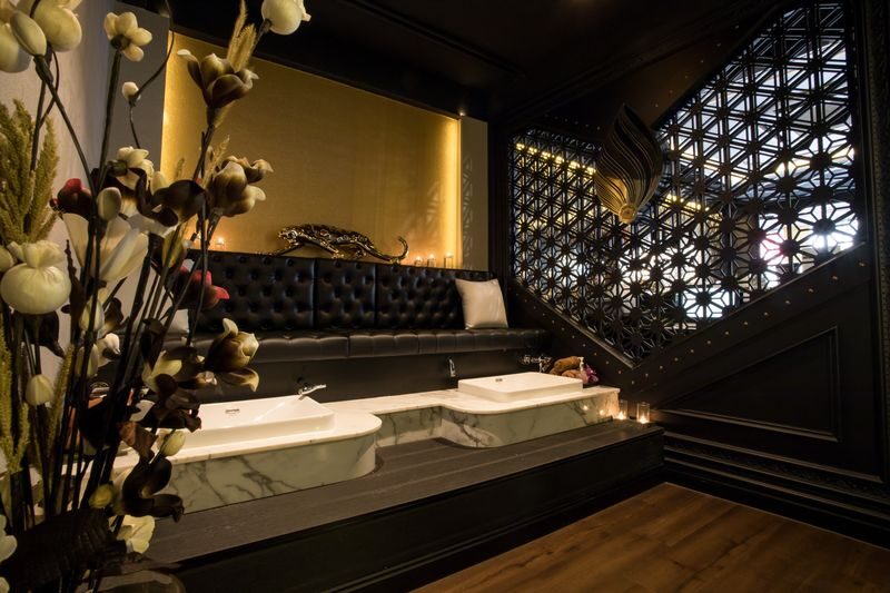 Grand Massage & Spa Experience in Sukhumvit 3/1 - Picking a treatment from the menu