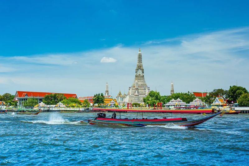 Grand Palace, Pak Klong Talad, Wat Arun, Sunset Rooftop Private Tour - Should you book this Bangkok tour?