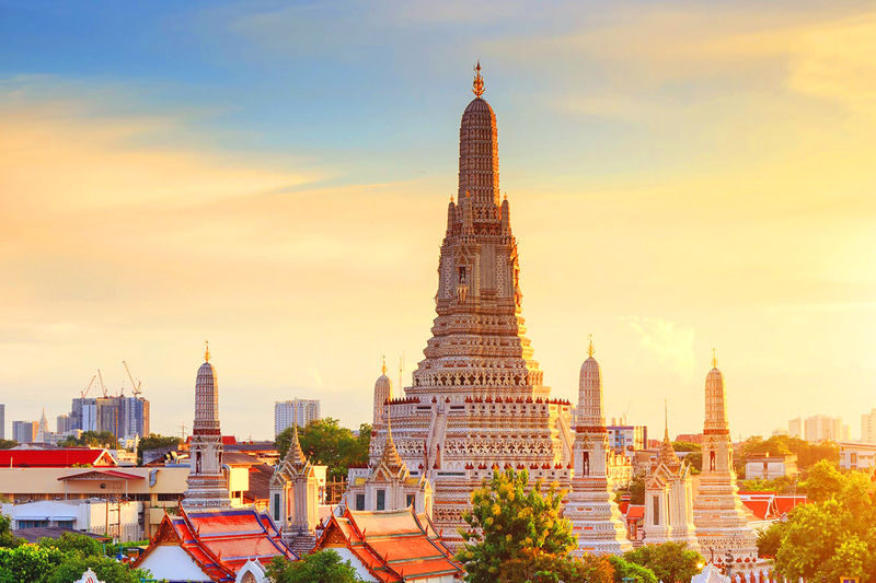 Grand Palace & Wat Arun Guided Tour with Tuktuk, Boat & Hotel Pickup - The day at a glance