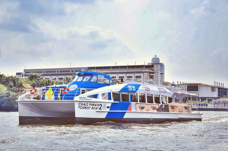 Grand Palace & Wat Arun Guided Tour with Tuktuk, Boat & Hotel Pickup - Lunch and a pause at Tha Maharaj