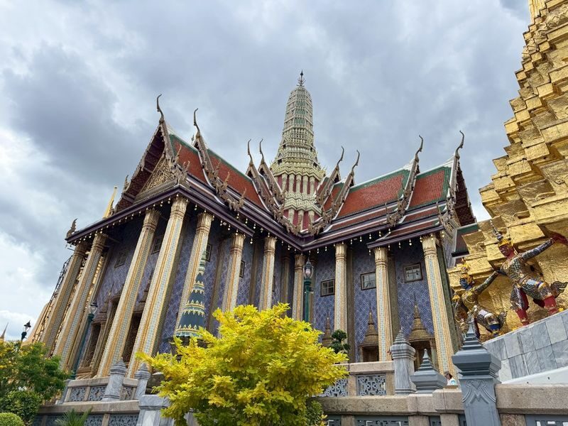Grand Palace, Wat Pho & Wat Arun Half-Day Small Group Tour - Wat Pho, where a guide can explain the details