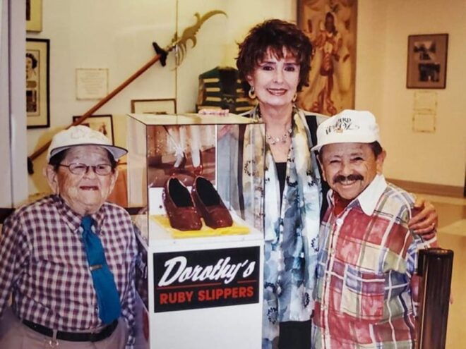 Grand Rapids: Ruby Slipper Theft Guided Tour - Iconic Footwear From the Wizard of Oz