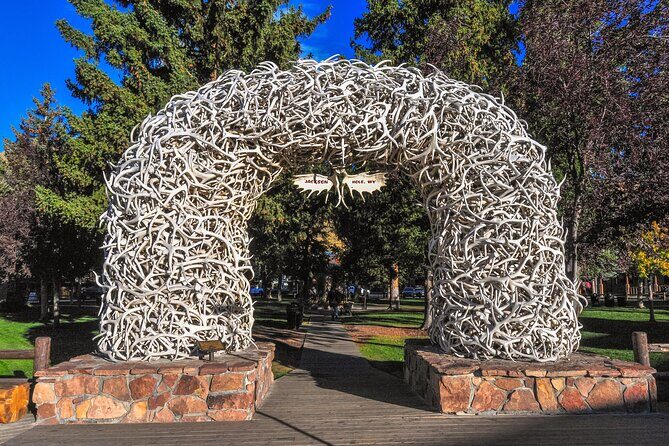 Grand Teton, Yellowstone, and Glacier National Parks 8-Day Tour - Discover the Beauty of the American West with the 8-Day Grand Teton, Yellowstone, and Glacier National Parks Tour