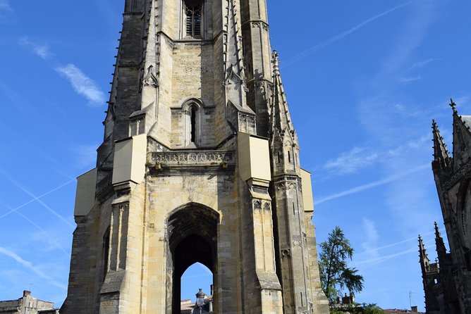 Grand Tour of Bordeaux by Bike - Gastronomic Delights Along the Route