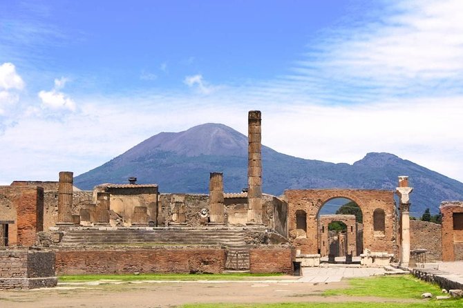 Grand Tour to Pompeii (With Private Guide) & the Amalfi Coast From Rome & Back - Benefits of a Private Guide
