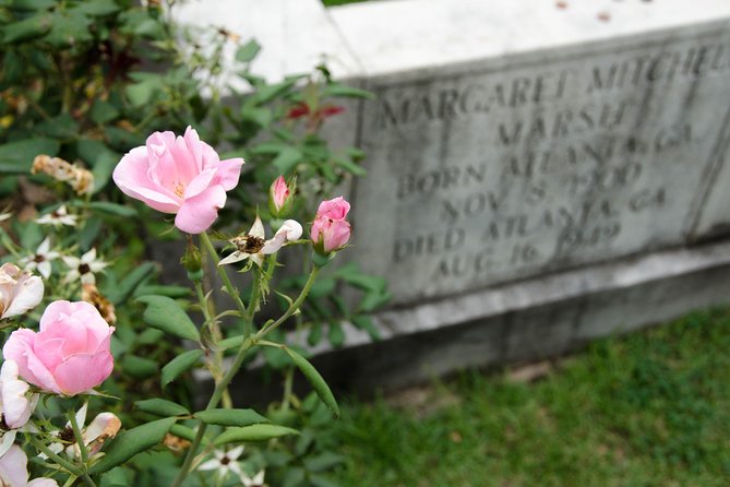 Grant Park Food and Cemetery Tour - Tour Overview
