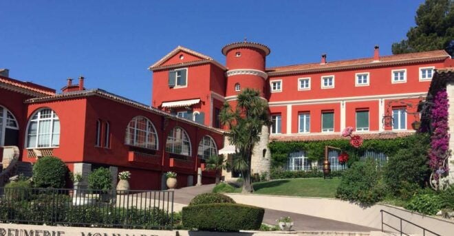 Grasse: Design Your Own Fragrance at a Perfume Factory - Selecting Participants and Date