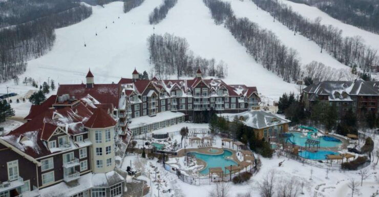 Gray Line Toronto: Blue Mountains Ski Shuttle From Toronto - Trip Duration and Schedule