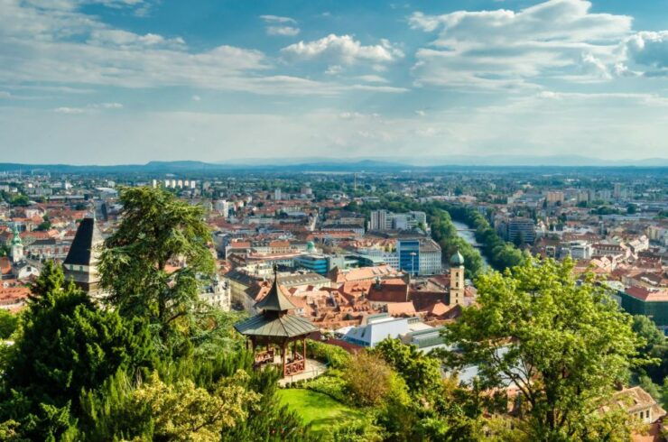 Graz: Express Walk With a Local in 60 Minutes - Experience