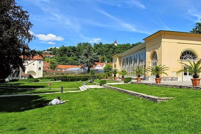 Graz Old Town Highlights Private Walking Tour - Pickup and Meeting Point Information