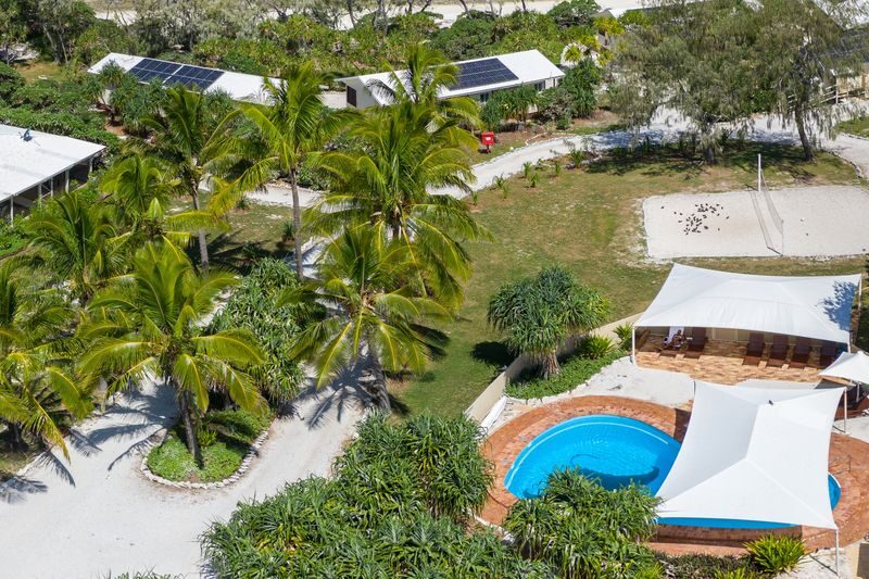 Great Barrier Reef Day Trip from Hervey Bay - Lunch, fish feeding, and a slower afternoon