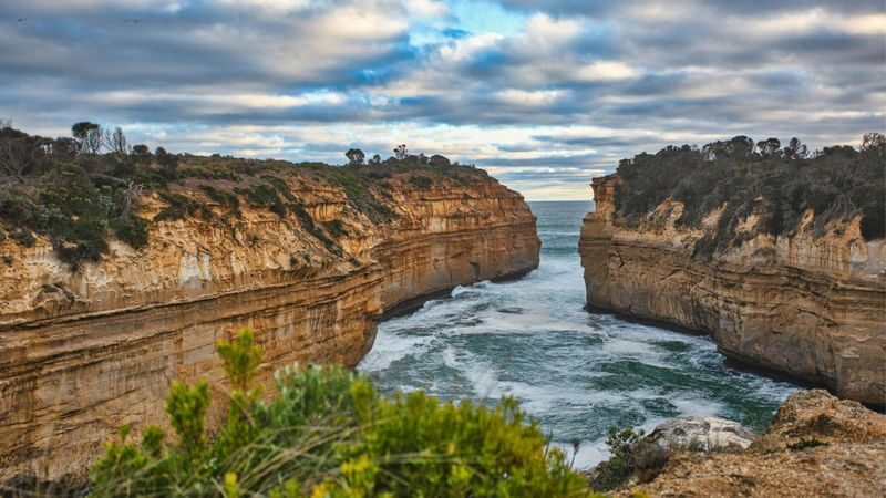 Great Ocean Road Discovery-12 Apostles & Golden Hour Wonders - Loch Ard Gorge and London Bridge add more than a photo stop
